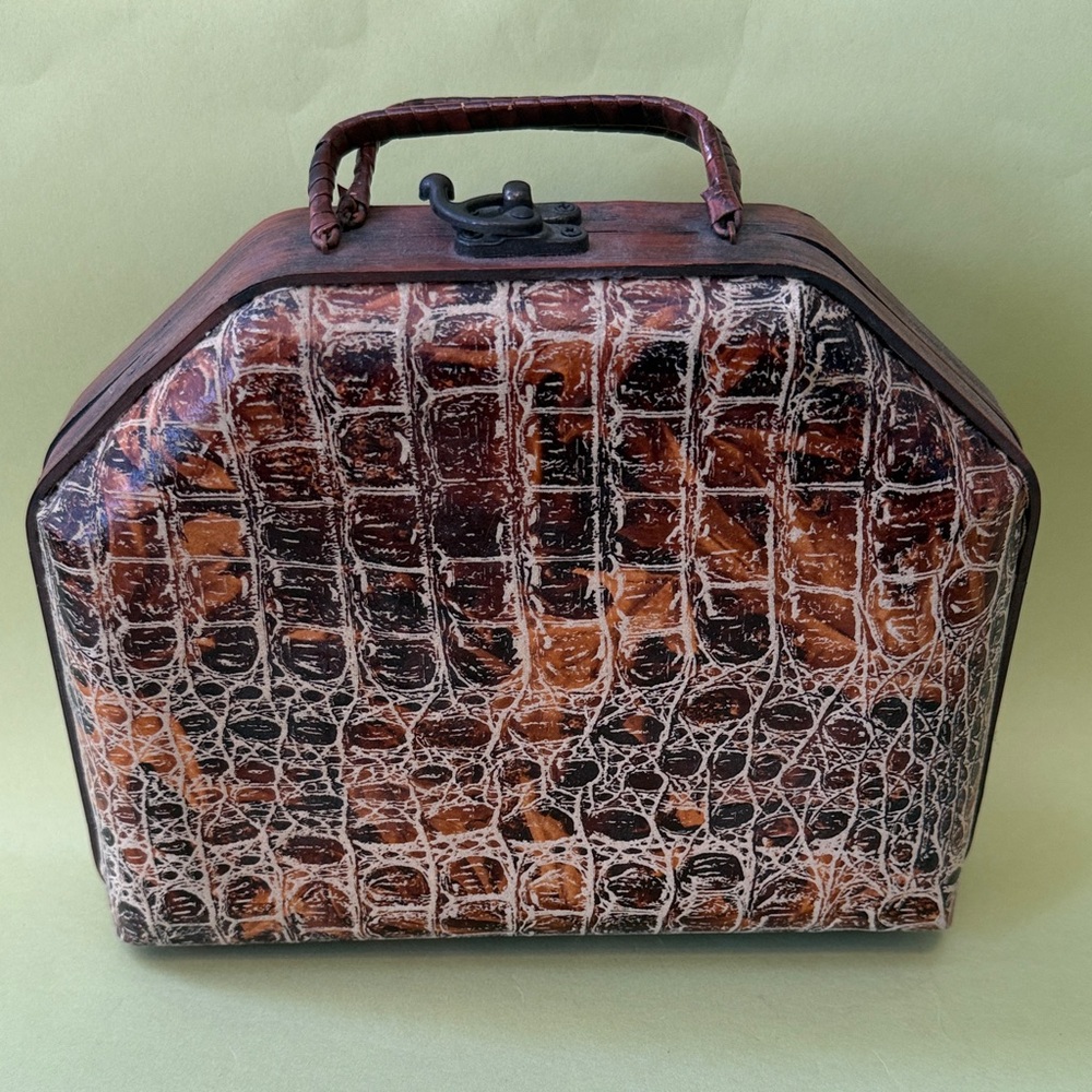Vintage brown/orange wooden purse
